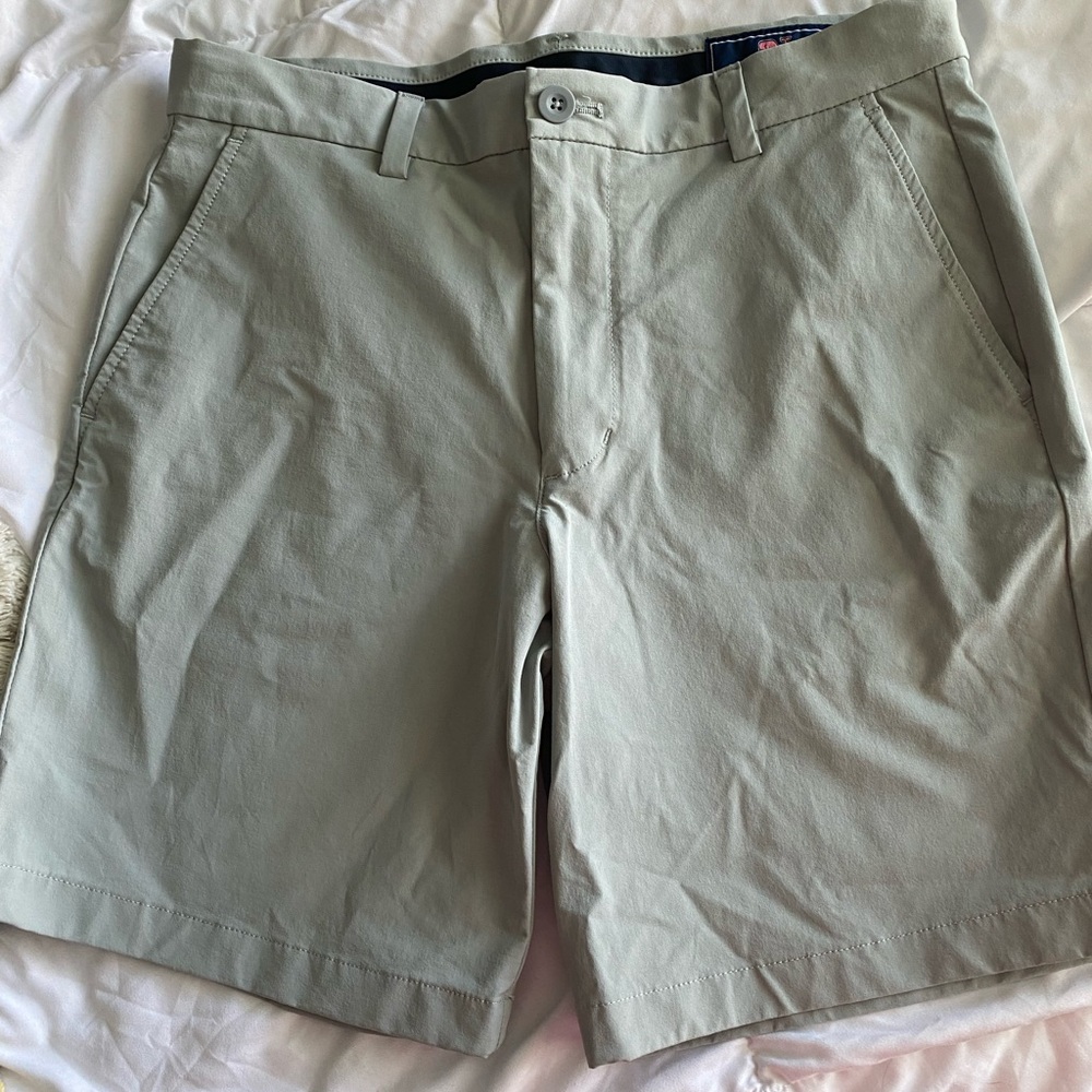 Vineyard Vines Men’s Shorts- size 30- 7 inch inseam (Summer 21)